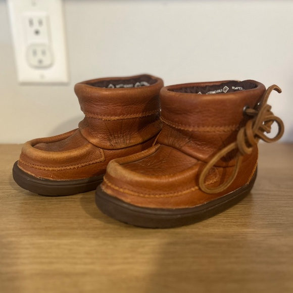Toddler Manitobah Mukluks - Picture 2 of 4